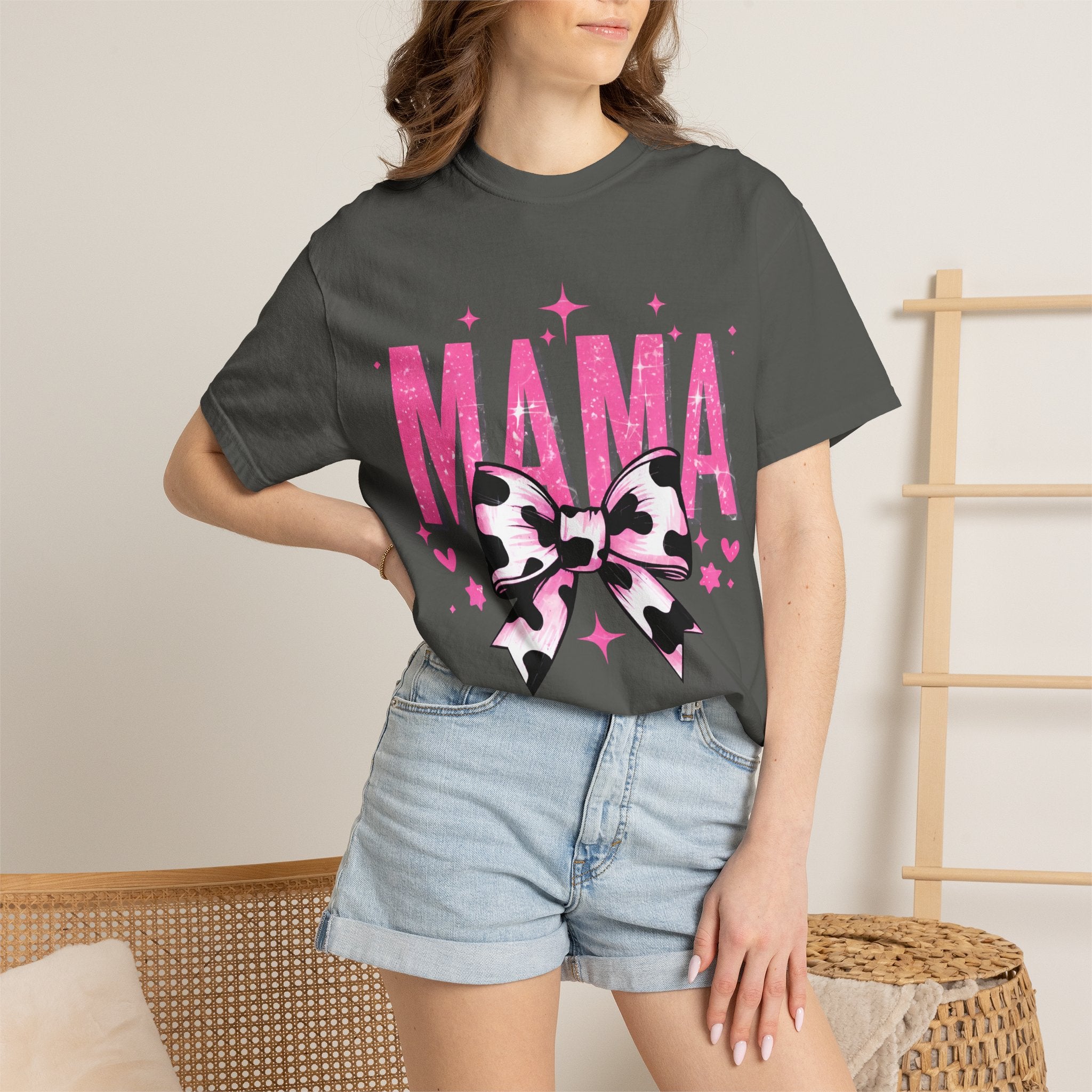 Mama Tee with Pink Leopard Bow – Cute Mother’s Day Graphic T-Shirt