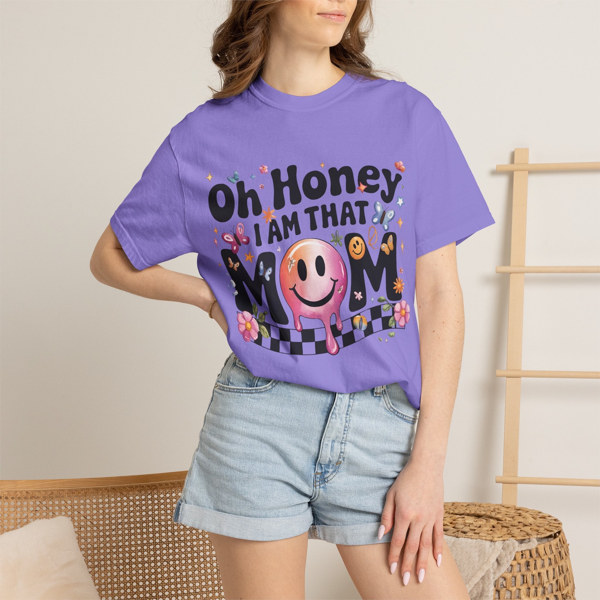 Oh Honey I Am That Mom T-Shirt — Funky Retro Smiley Mom Graphic Tee for Mother’s Day